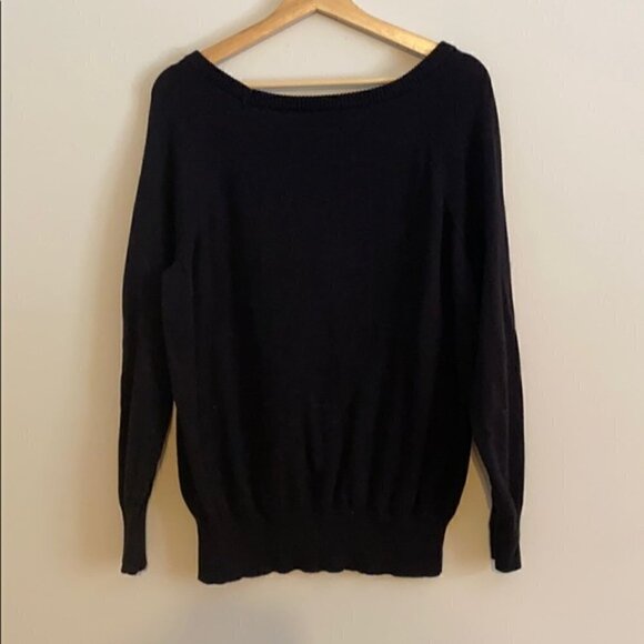 Torrid Black Sequined Lipstick Pullover Sweater Size 0/12 - Picture 3 of 3